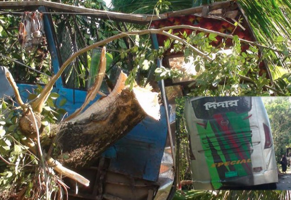 গোপালগঞ্জে সড়ক দুর্ঘটনায় পুলিশসহ নিহত ৪, আহত ১০