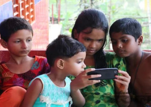 শিশুদের মোবাইল ফোন ব্যবহার করতে না দেওয়ার পরামর্শ